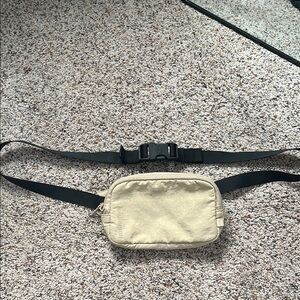 Lululemon 1L belt bag